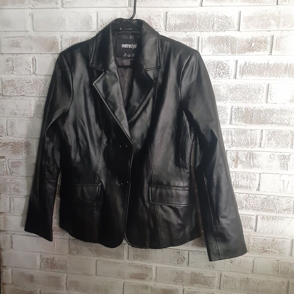 Metro Style Leather Blazer sz S Versatile Timeless On Trend